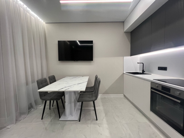 
   Продам 2-комнатную, 60 м², Еременко ул, 110

. Фото 3.