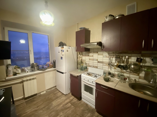 
   Продам 1-комнатную, 36 м², 40-летия Победы пр-кт, 316

. Фото 2.