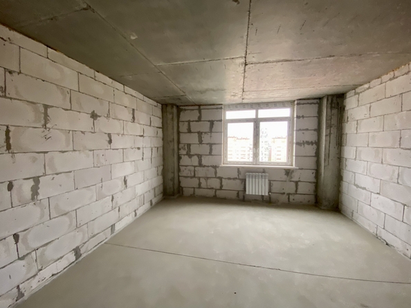 
   Продам 3-комнатную, 100 м², 40-летия Победы пр-кт, 63

. Фото 4.