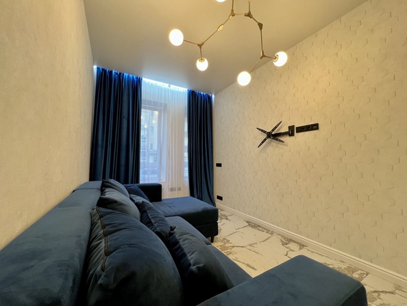 
   Продам 2-комнатную, 50.3 м², Строителей ул, 10/6

. Фото 2.