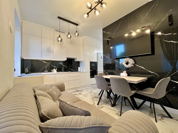 
   Продам 2-комнатную, 50.3 м², Строителей ул, 10/6

. Фото 5.