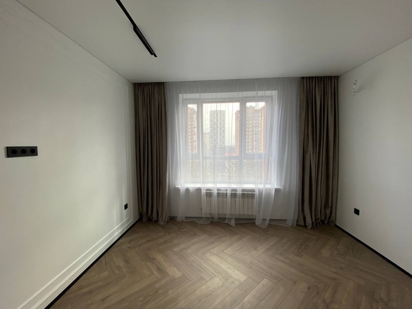 
   Продам 2-комнатную, 63 м², Берберовская ул, 9

. Фото 9.