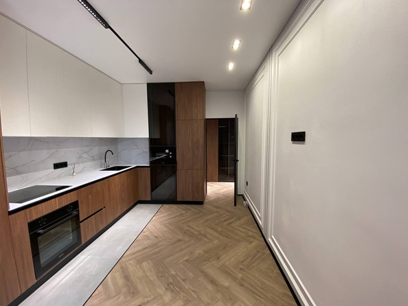 
   Продам 2-комнатную, 63 м², Берберовская ул, 9

. Фото 35.