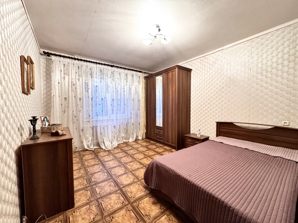 
   Продам 2-комнатную, 52 м², Добровольского пл, 42

. Фото 3.