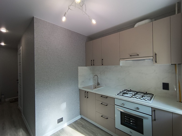 
   Продам 2-комнатную, 48 м², Коммунистический пр-кт, 33/1

. Фото 2.
