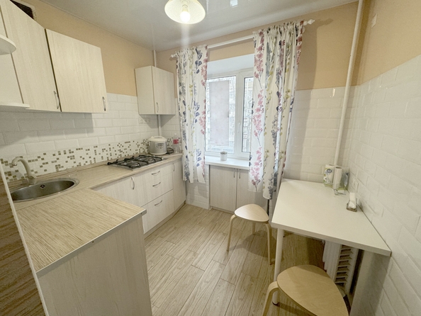 
   Продам 2-комнатную, 45 м², Ларина ул, 15

. Фото 2.