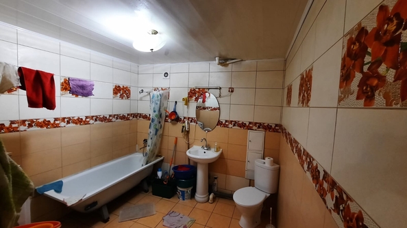 
   Продам 2-комнатную, 74 м², Лелюшенко ул, 13

. Фото 10.