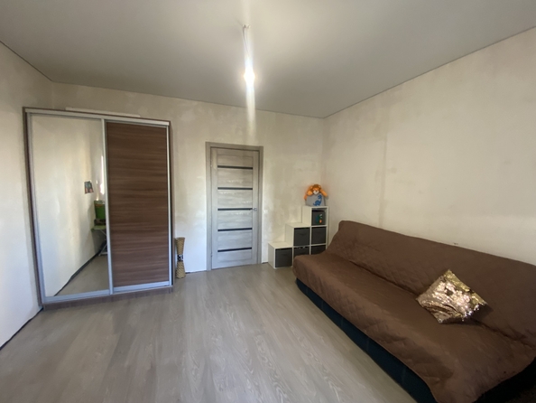 
   Продам 3-комнатную, 74 м², Ткачева ул, 25

. Фото 5.