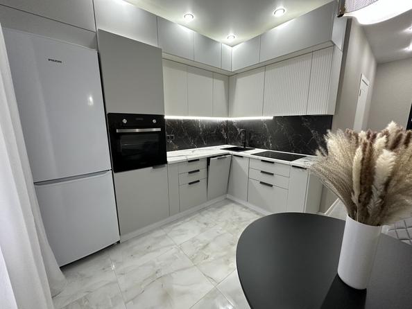
   Продам 1-комнатную, 37 м², Маршала Жукова пр-кт, 18

. Фото 2.