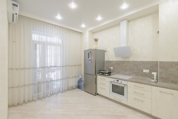 
   Продам 2-комнатную, 60 м², Семашко пер, 118

. Фото 1.
