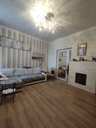
   Продам 3-комнатную, 65 м², Обороны ул, 60

. Фото 3.