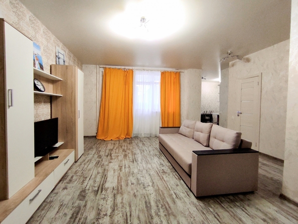 
   Продам 1-комнатную, 47 м², Крупской ул, 82/4

. Фото 2.