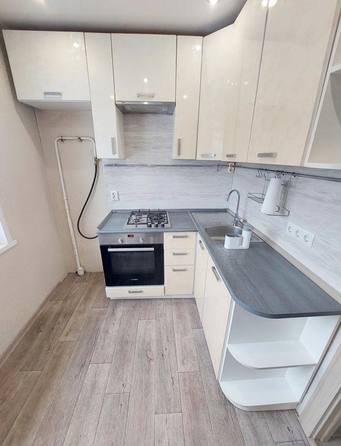 
   Продам 2-комнатную, 46 м², Андрея Сладкова ул, 85

. Фото 2.