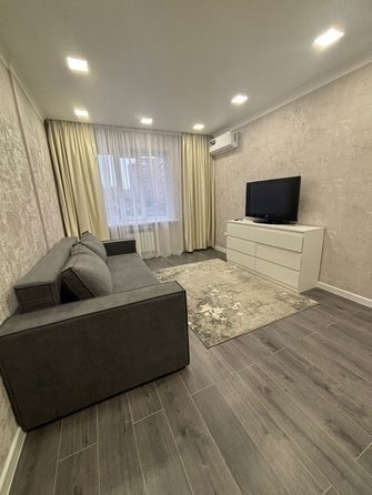 
   Продам 1-комнатную, 40 м², Берберовская ул, 8

. Фото 2.