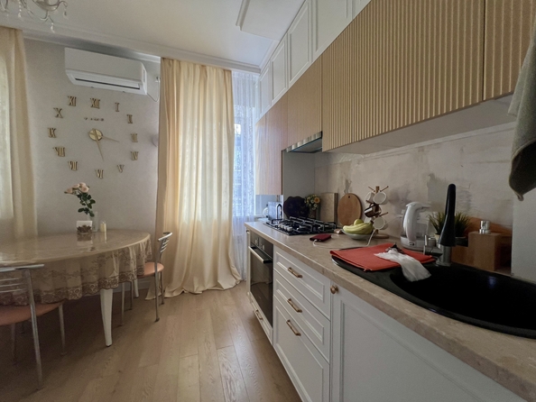 
   Продам 2-комнатную, 55 м², Строителей ул, 10/6

. Фото 4.