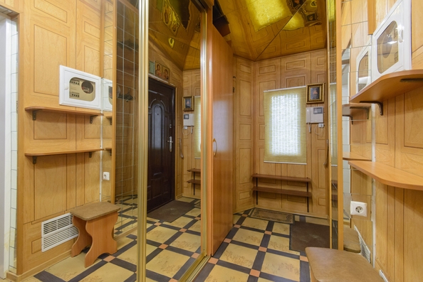 
   Продам 3-комнатный апартамент, 71.8 м², Халтуринский пер, 53

. Фото 2.