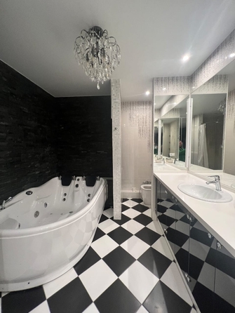
  Продается 4-комн. квартира, 200 м², Соборный пер, д. 90
. Фото 12.