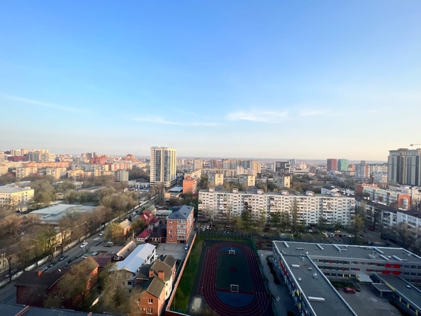 
  Продается 4-комн. квартира, 200 м², Соборный пер, д. 90
. Фото 21.