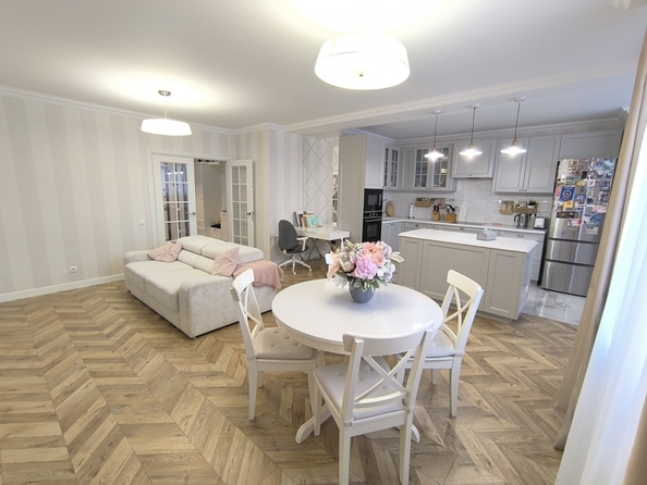 
  Продается 2-комн. квартира, 72 м², Творческая ул, д. 7
. Фото 1.
