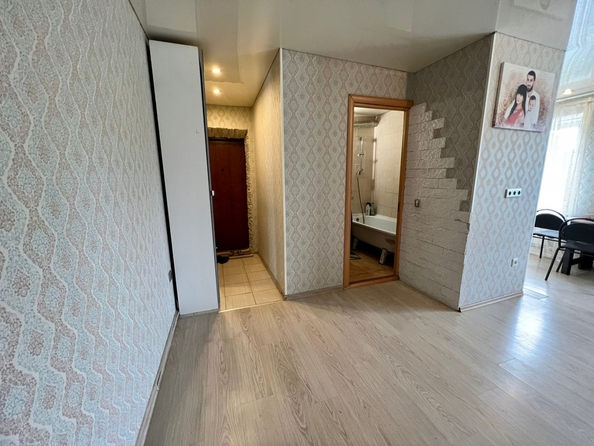 
  Продается 3-комн. квартира, 51 м², Гагарина ул, д. 25
. Фото 6.