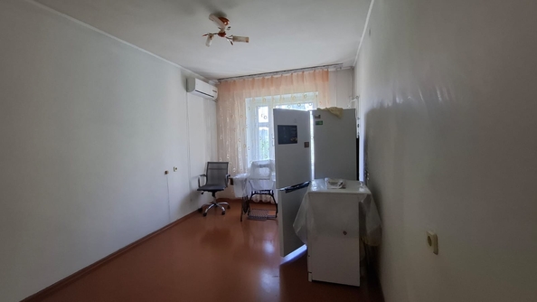 
  Продается 2-комн. квартира, 85 м², Комарова б-р, д. 16
. Фото 5.