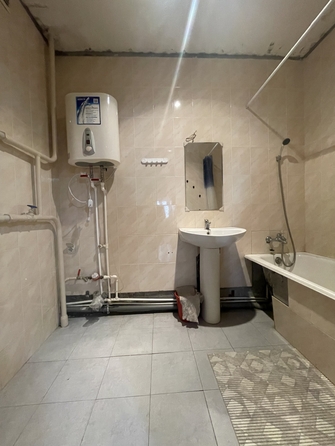 
  Продается 2-комн. квартира, 85 м², Комарова б-р, д. 16
. Фото 2.