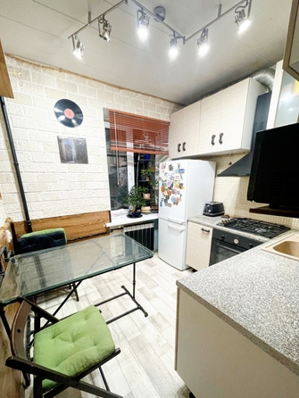 
  Продается 2-комн. квартира, 42 м², Чехова пр-кт, д. 42
. Фото 1.