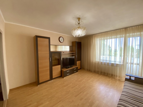 
  Продается 3-комн. квартира, 64 м², 40-летия Победы пр-кт, д. 81
. Фото 4.