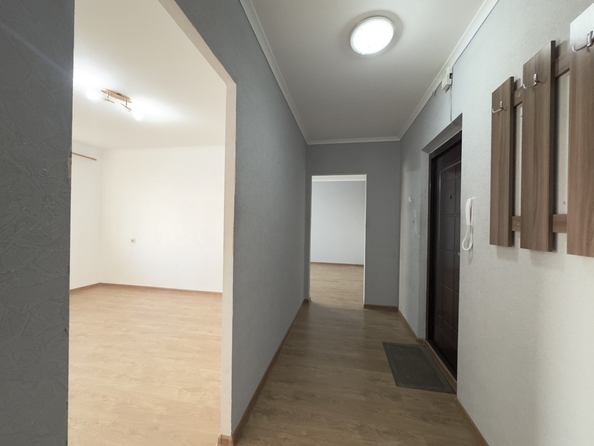 
  Продается 2-комн. квартира, 52.9 м², Коминтерна ул, д. 143
. Фото 7.