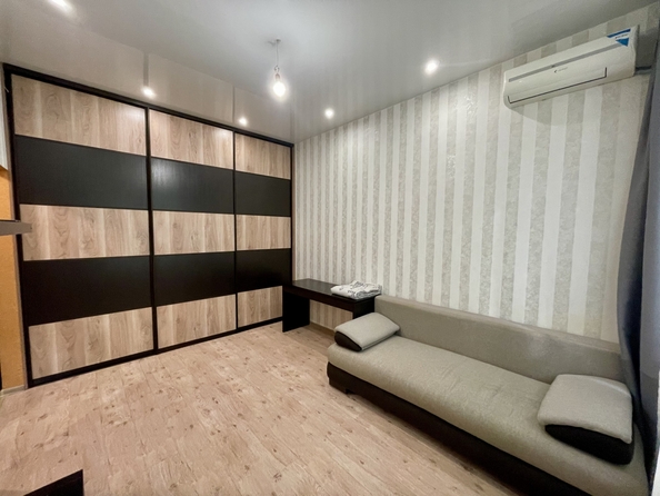 
  Продается 1-комн. квартира, 35 м², 2-я Володарского ул, д. 166
. Фото 2.