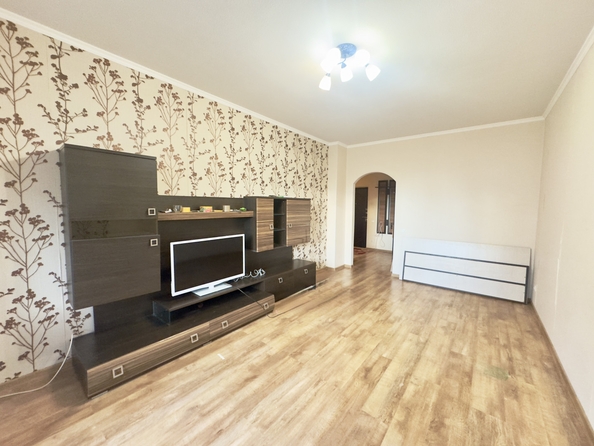 
  Продается 1-комн. квартира, 52 м², Мира ул, д. 2
. Фото 2.