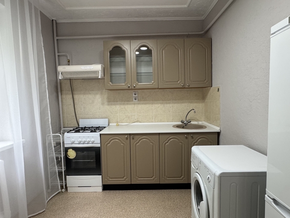 
  Продается 1-комн. квартира, 37 м², Жмайлова ул, д. 6
. Фото 9.