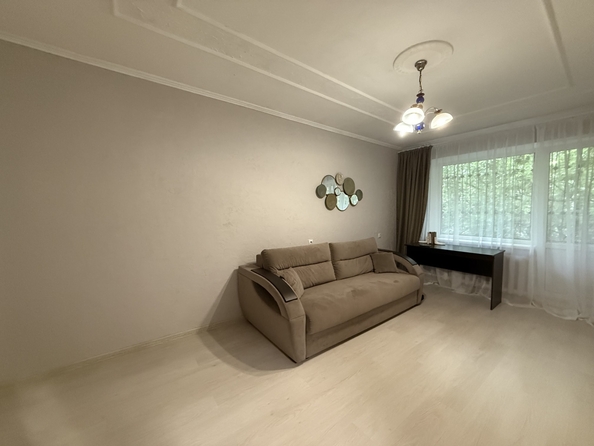 
  Продается 1-комн. квартира, 37 м², Жмайлова ул, д. 6
. Фото 3.