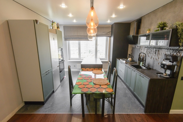 
  Продается 4-комн. квартира, 93 м², Комсомольская ул, д. 135
. Фото 8.