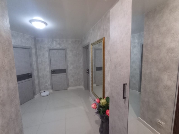 
  Продается 3-комн. квартира, 72 м², 2-я Краснодарская ул, д. 169б
. Фото 5.