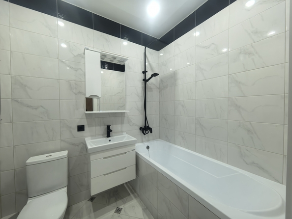 
  Продается 1-комн. квартира, 37.9 м², Берберовская ул, д. 32
. Фото 6.