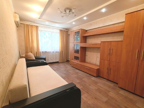 
  Продается 2-комн. квартира, 52.6 м², Малиновского ул, д. 76
. Фото 5.