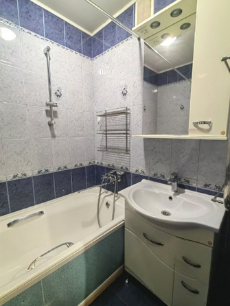 
  Продается 2-комн. квартира, 52.6 м², Малиновского ул, д. 76
. Фото 11.