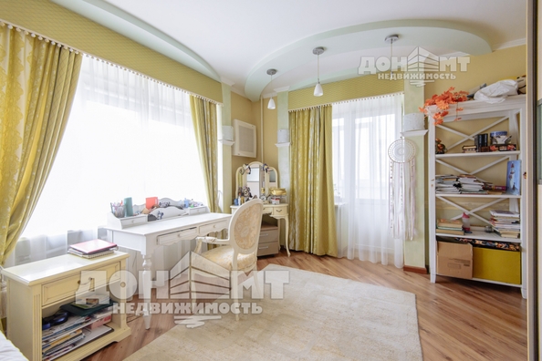 
  Продается 4-комн. квартира, 138 м², Богатяновский Спуск пр-кт, д. 2в
. Фото 7.