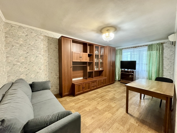 
  Продается 2-комн. квартира, 44 м², 40-летия Победы пр-кт, д. 61
. Фото 1.
