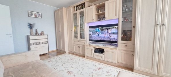 
  Продается 2-комн. квартира, 55 м², Петренко ул, д. 2
. Фото 4.