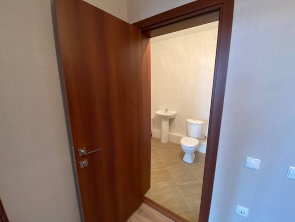 
  Продается 1-комн. квартира, 50 м², Берберовская ул, д. 32
. Фото 11.