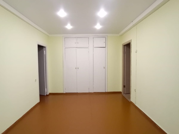 
  Продается 3-комн. квартира, 47 м², Коммунистический пр-кт, д. 23
. Фото 2.