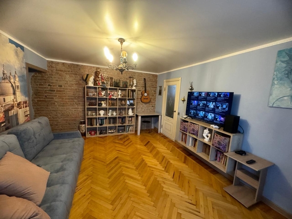 
  Продается 3-комн. квартира, 63.2 м², Лермонтовская ул, д. 125
. Фото 2.