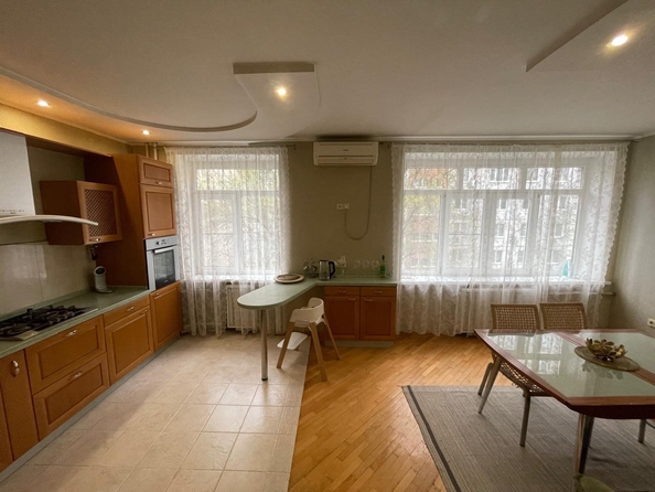 
  Продается 3-комн. квартира, 112.2 м², Жмайлова ул, д. 27а
. Фото 3.