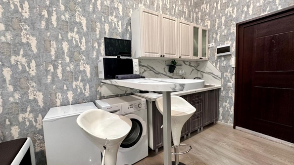 
  Продается студия, 28 м², Суворова ул, д. 3
. Фото 2.