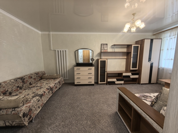
  Продается 1-комн. квартира, 30 м², Комарова б-р, д. 17
. Фото 1.
