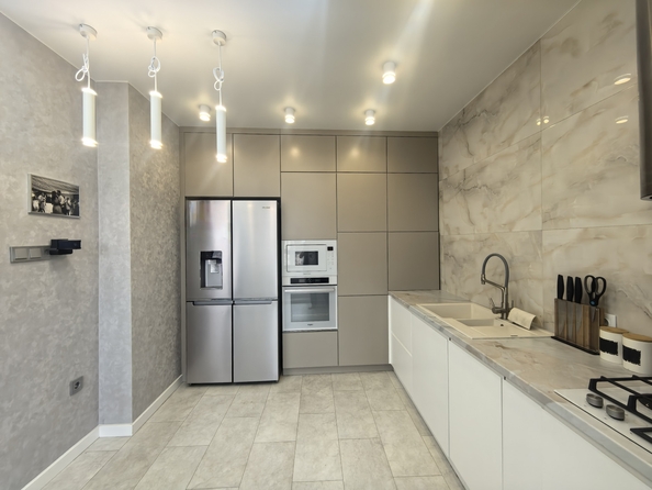 
  Продается 3-комн. квартира, 71.2 м², Берберовская ул, д. 28
. Фото 4.