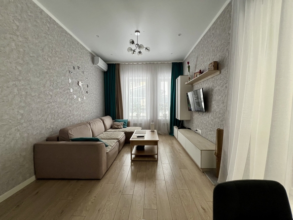 
  Продается 3-комн. квартира, 60 м², Строителей ул, д. 3
. Фото 2.