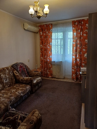 
  Продается 3-комн. квартира, 64.9 м², Комарова б-р, д. 18/2
. Фото 3.